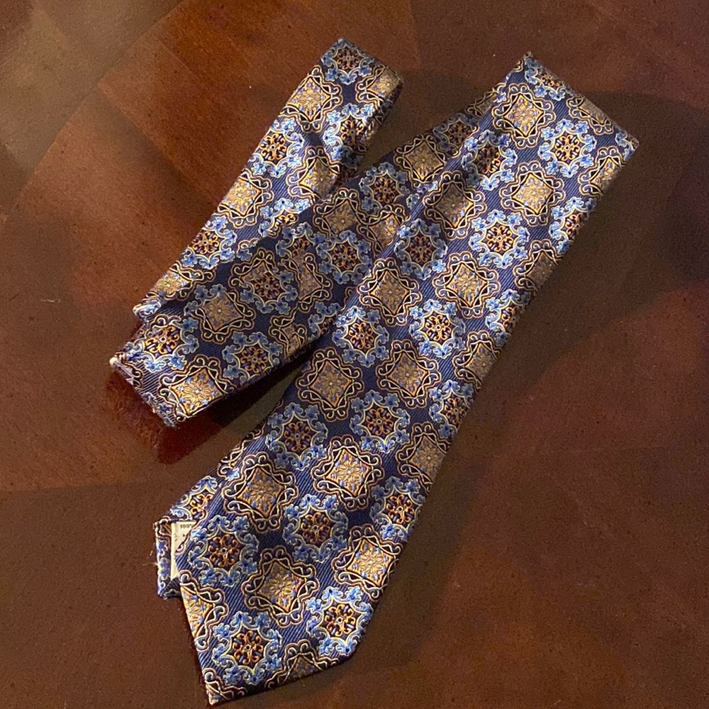❤️🤍💙 Joseph Abboud Navy patterned Tie